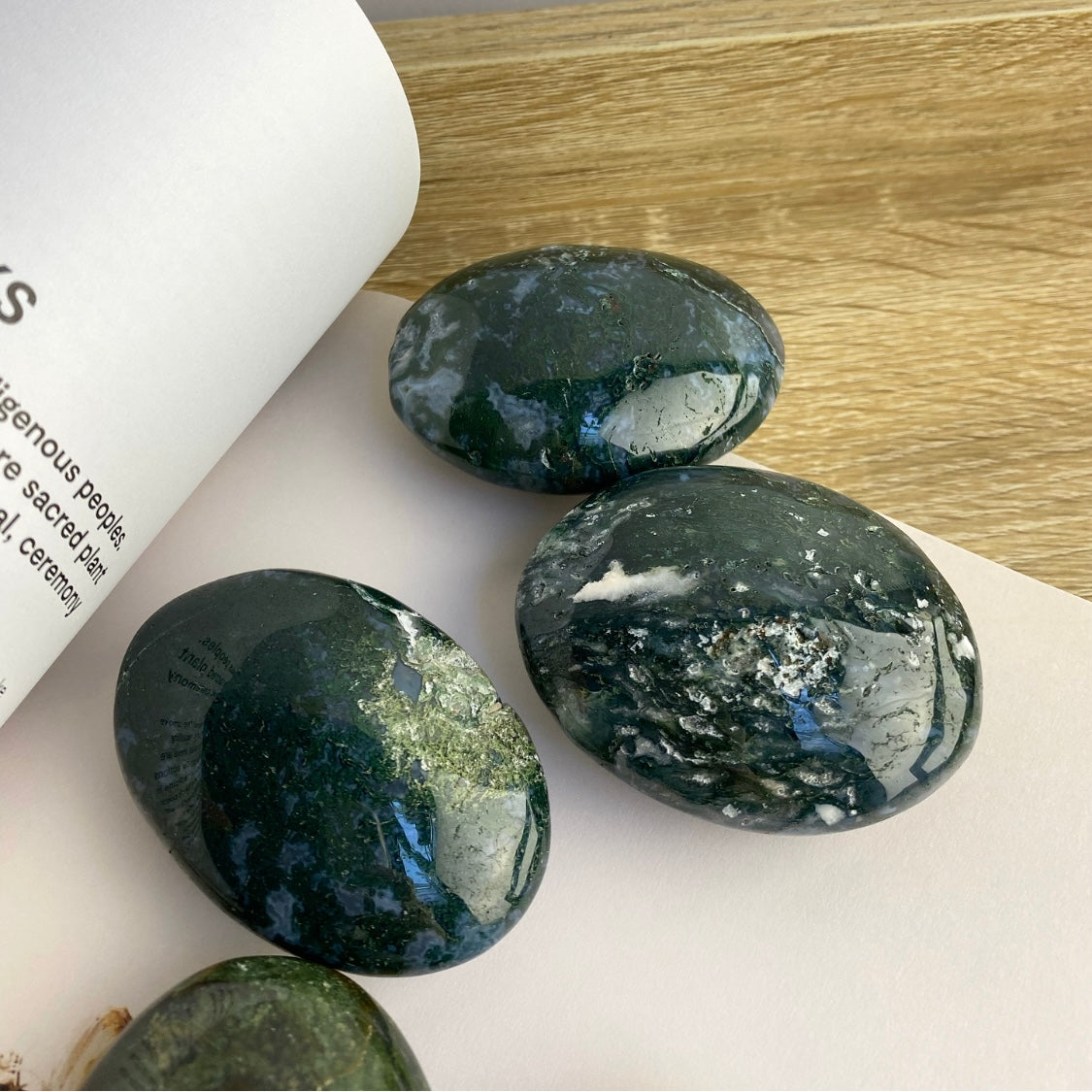 Moss Agate Palm Stone