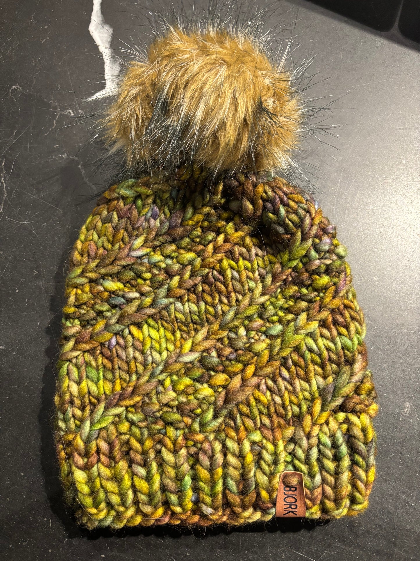 Fura | Hat With Pom Pom