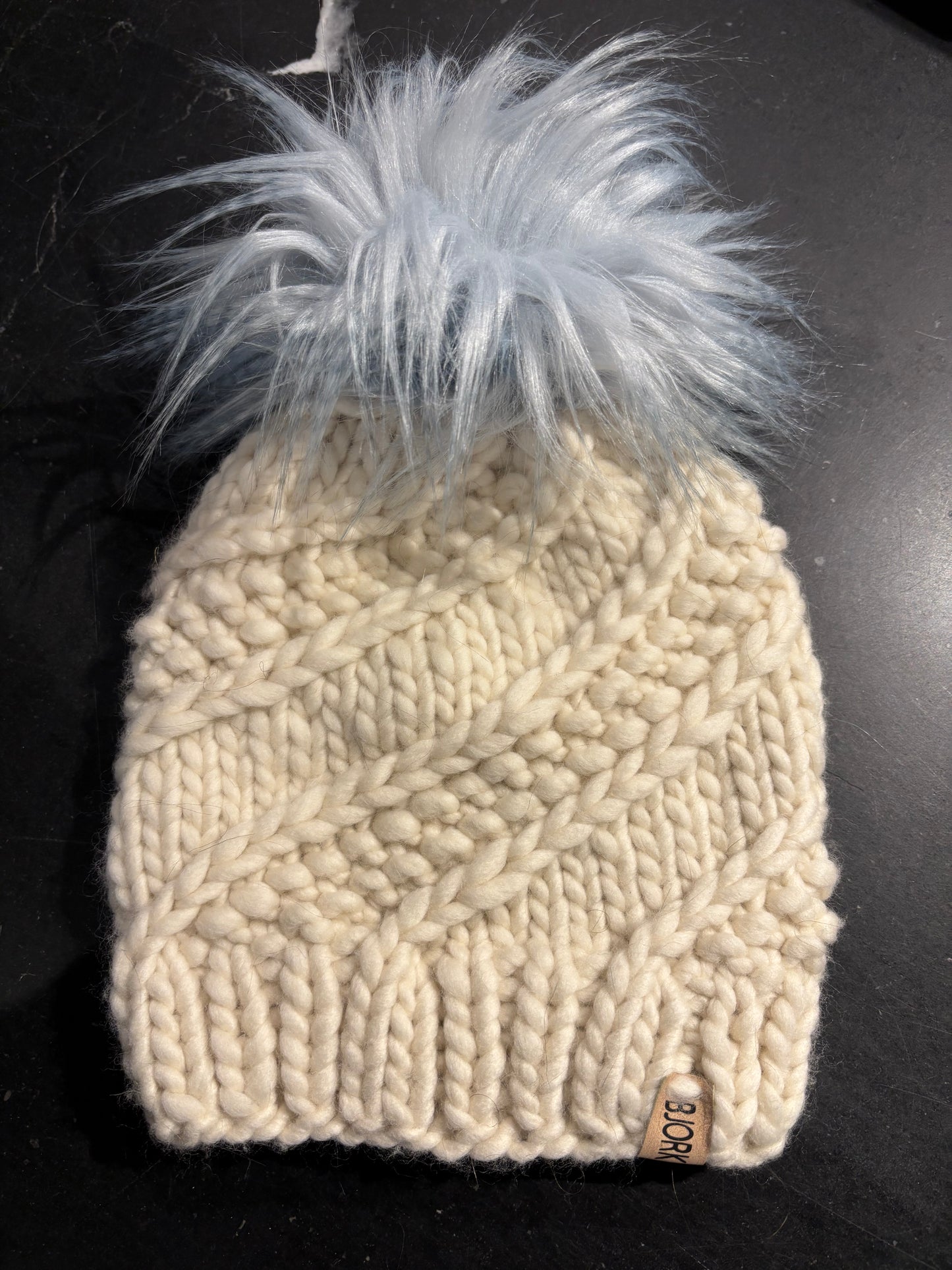 Fura | Hat With Pom Pom