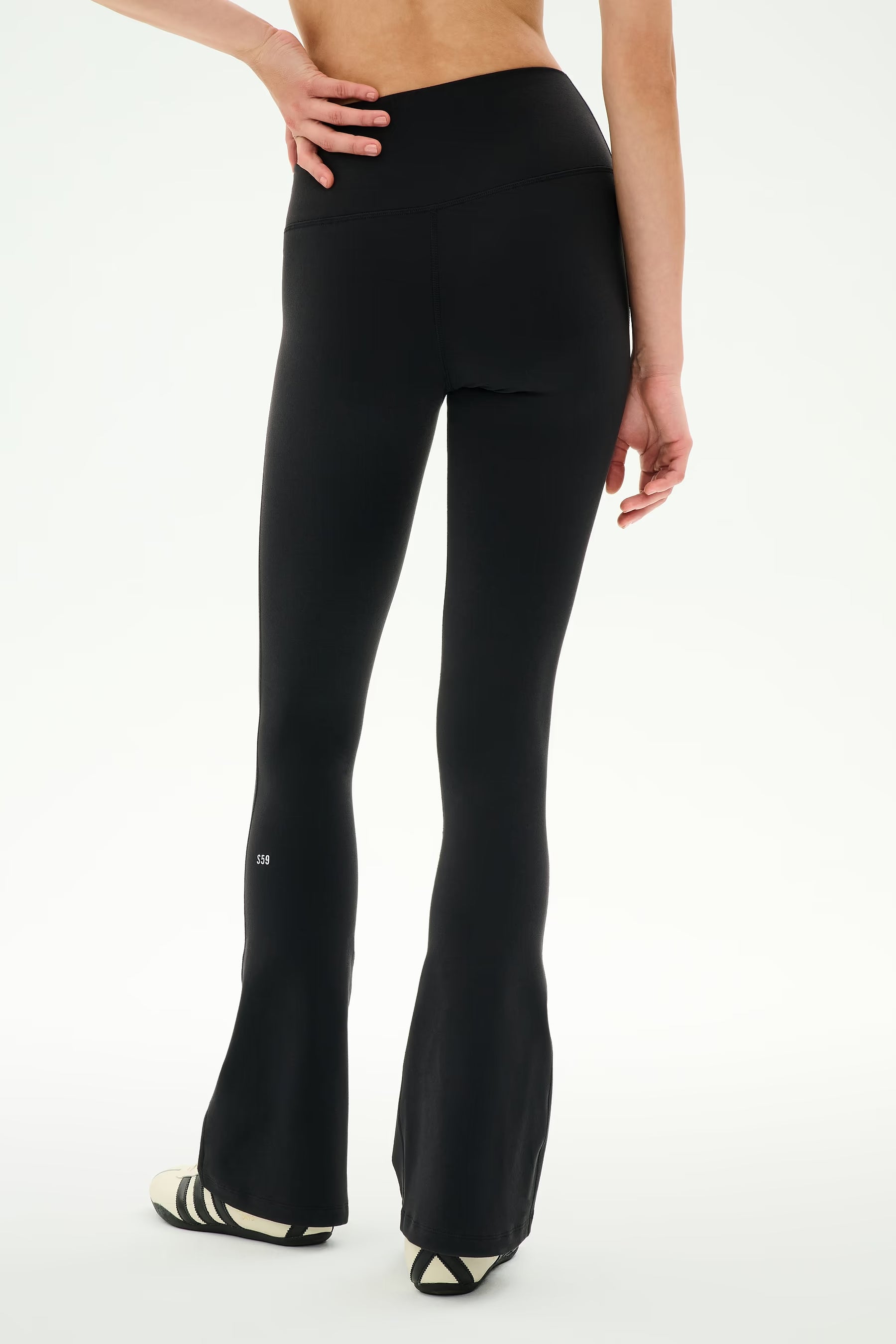 Raquel | Crossover Flared Legging