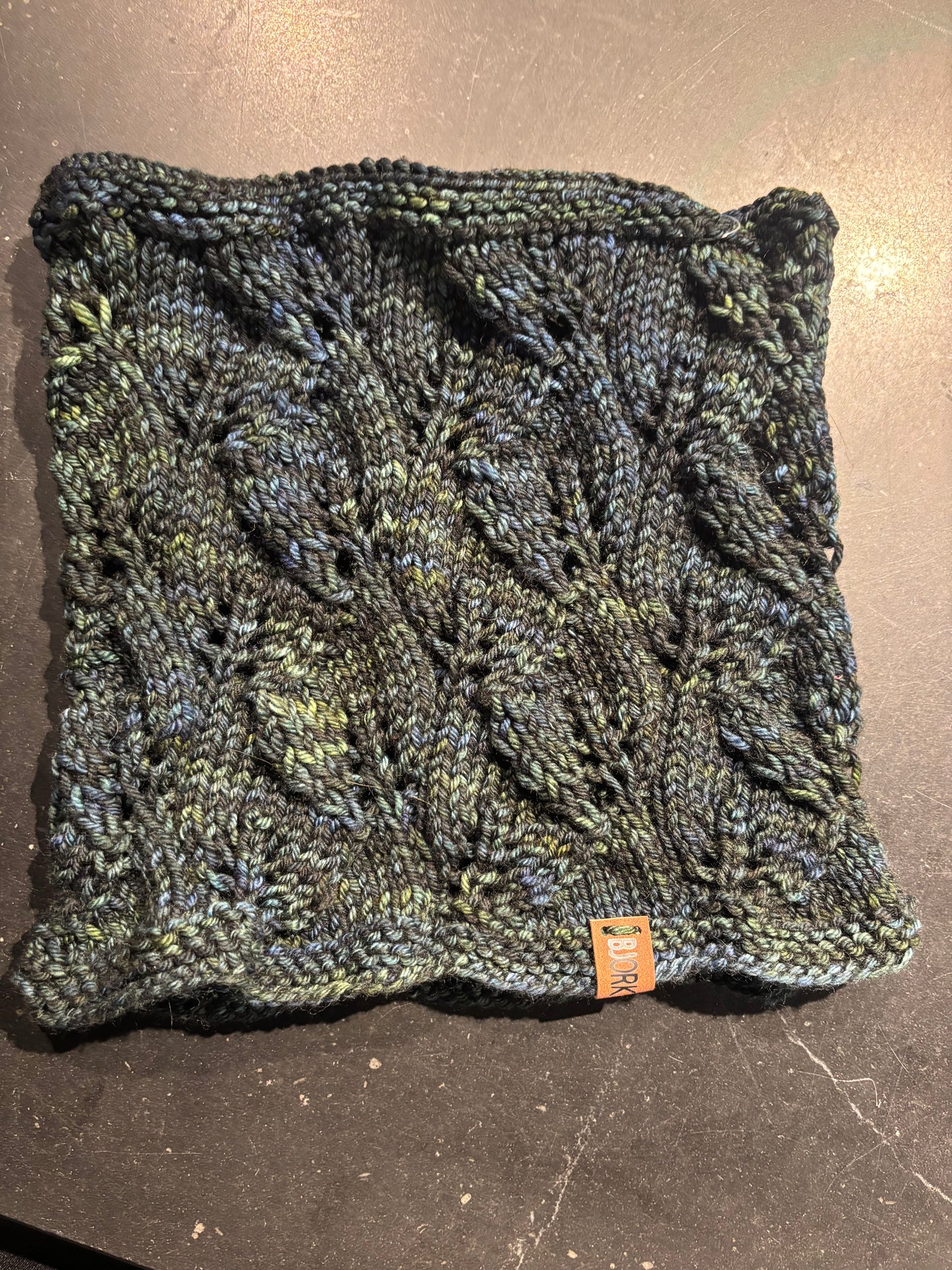 Fínt | Hand Knit Cowl