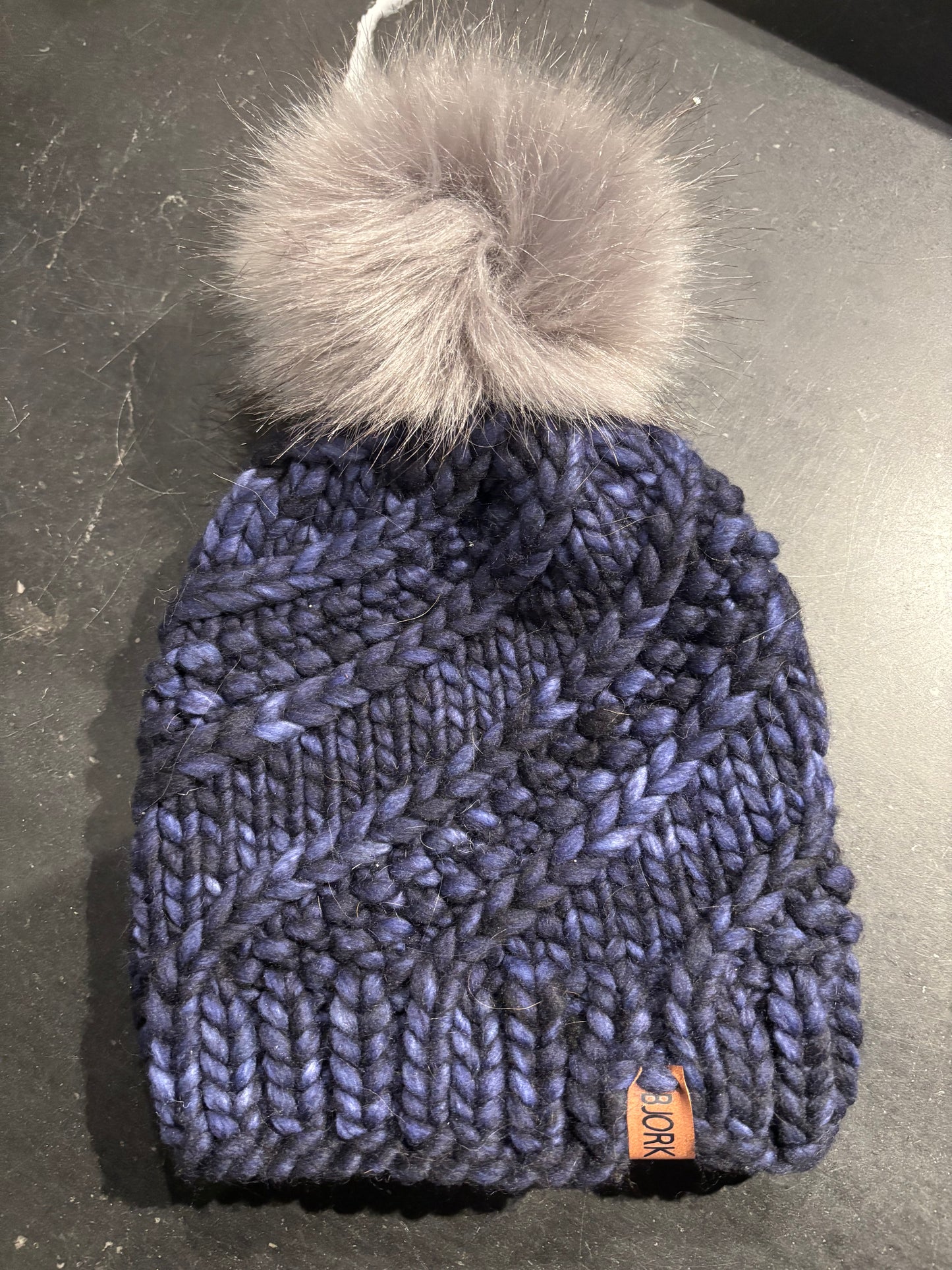 Fura | Hat With Pom Pom