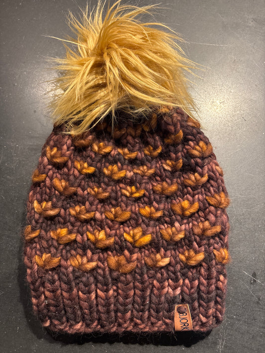Frostròs | Hat With Pom Pom