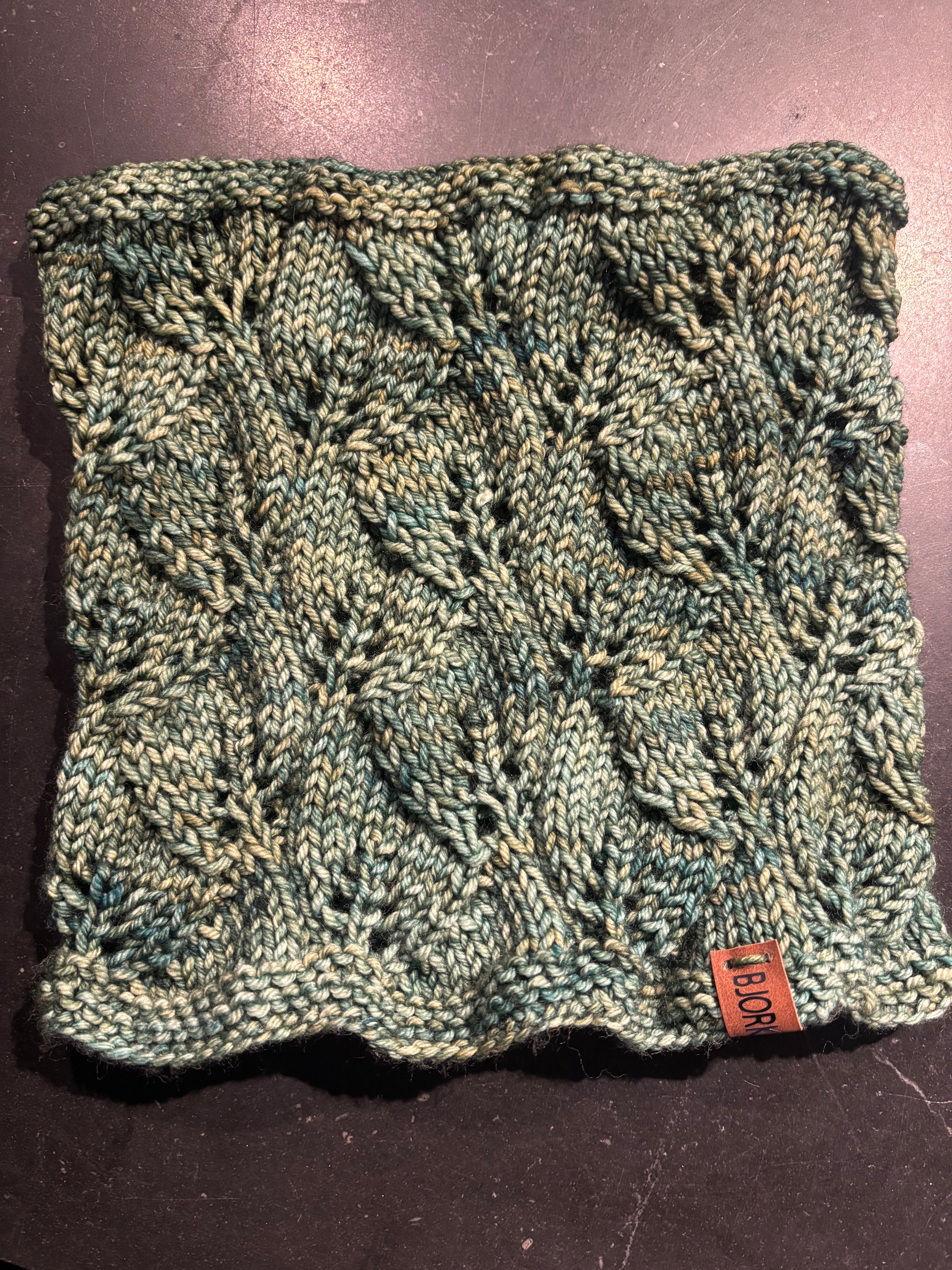 Fínt | Hand Knit Cowl