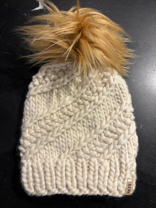 Fura | Hat With Pom Pom