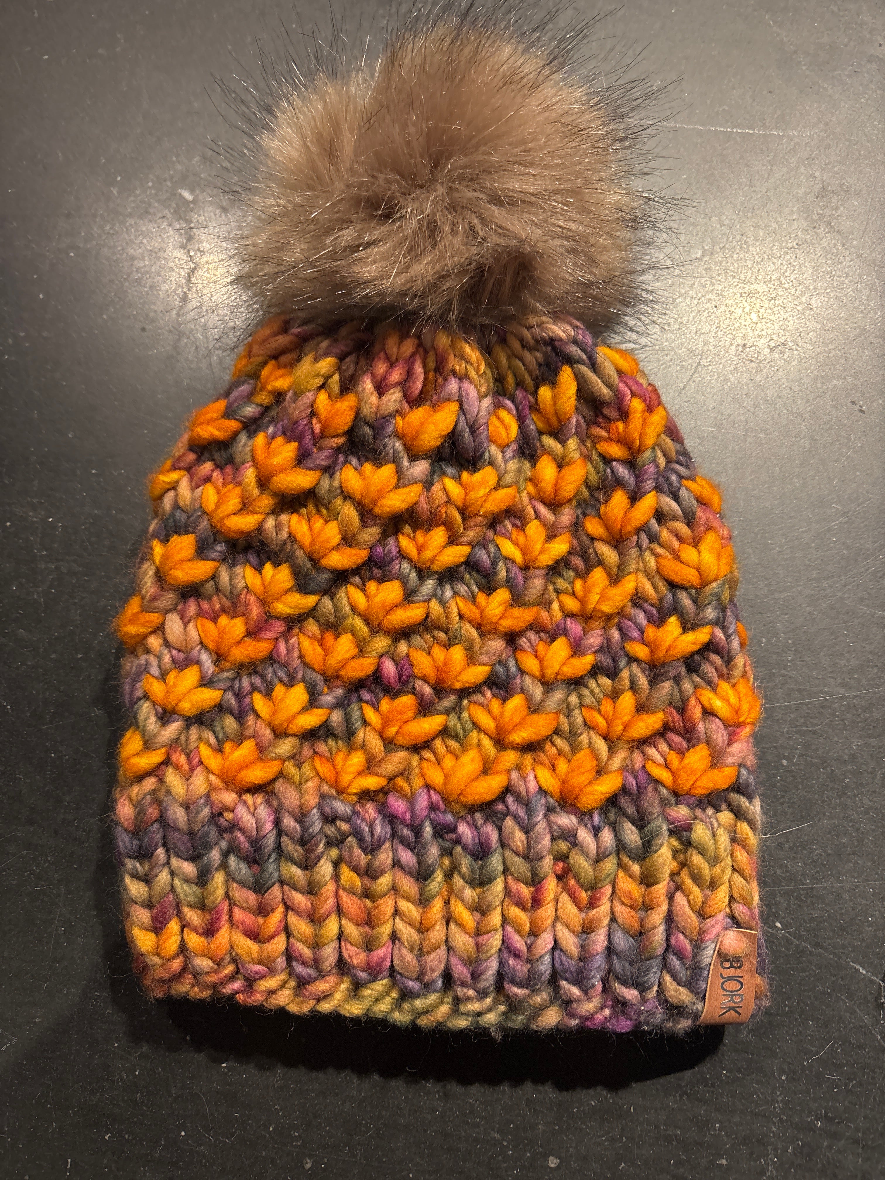 Frostròs | Hat With Pom Pom