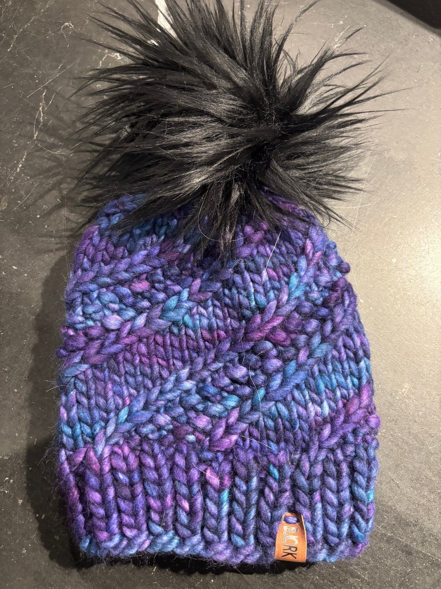 Fura | Hat With Pom Pom