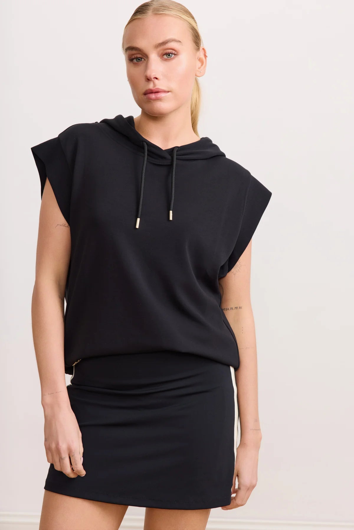 Eva | Sleeveless Hoodie