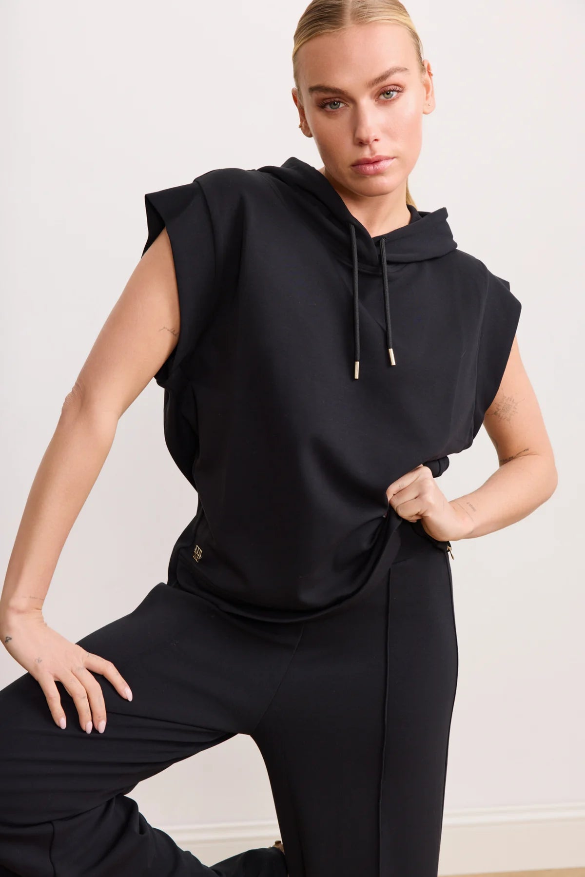 Eva | Sleeveless Hoodie