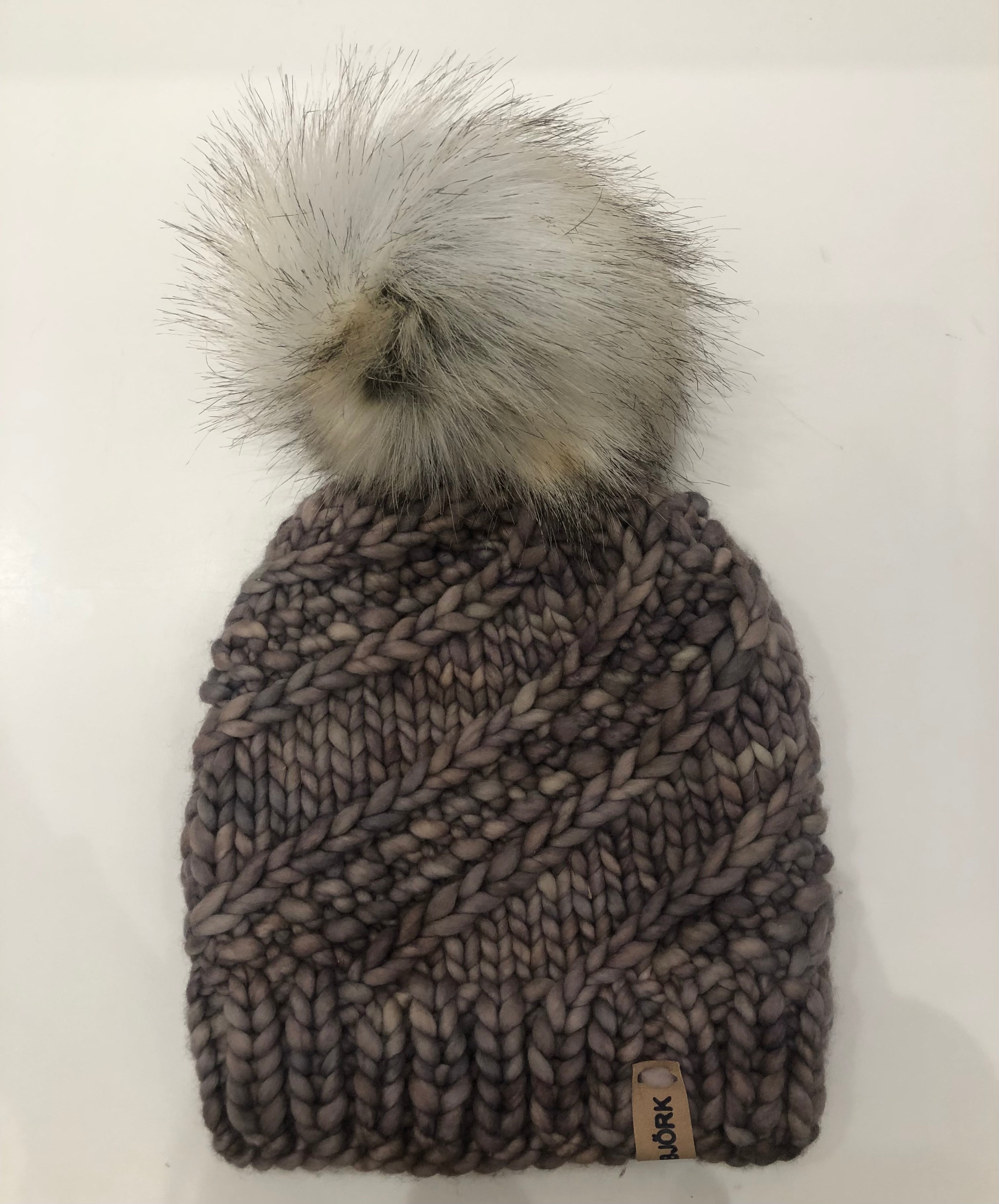 Fura | Hat With Pom Pom