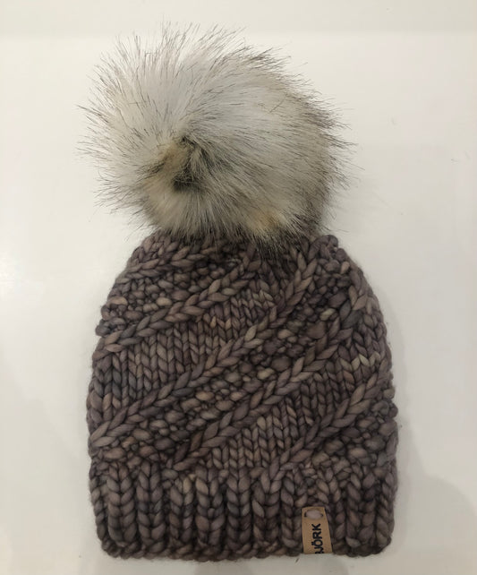 Fura | Hat With Pom Pom